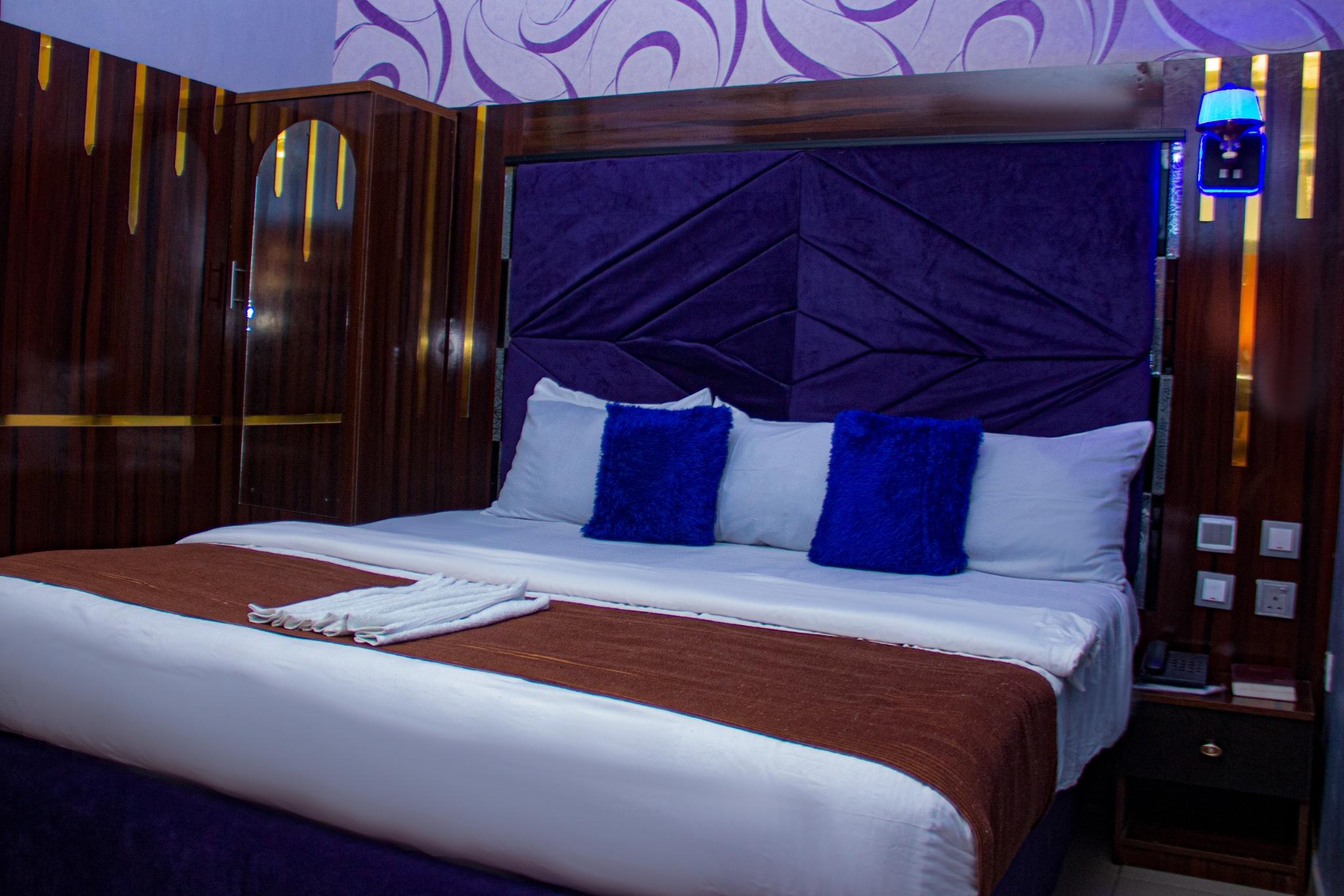 executive room 1