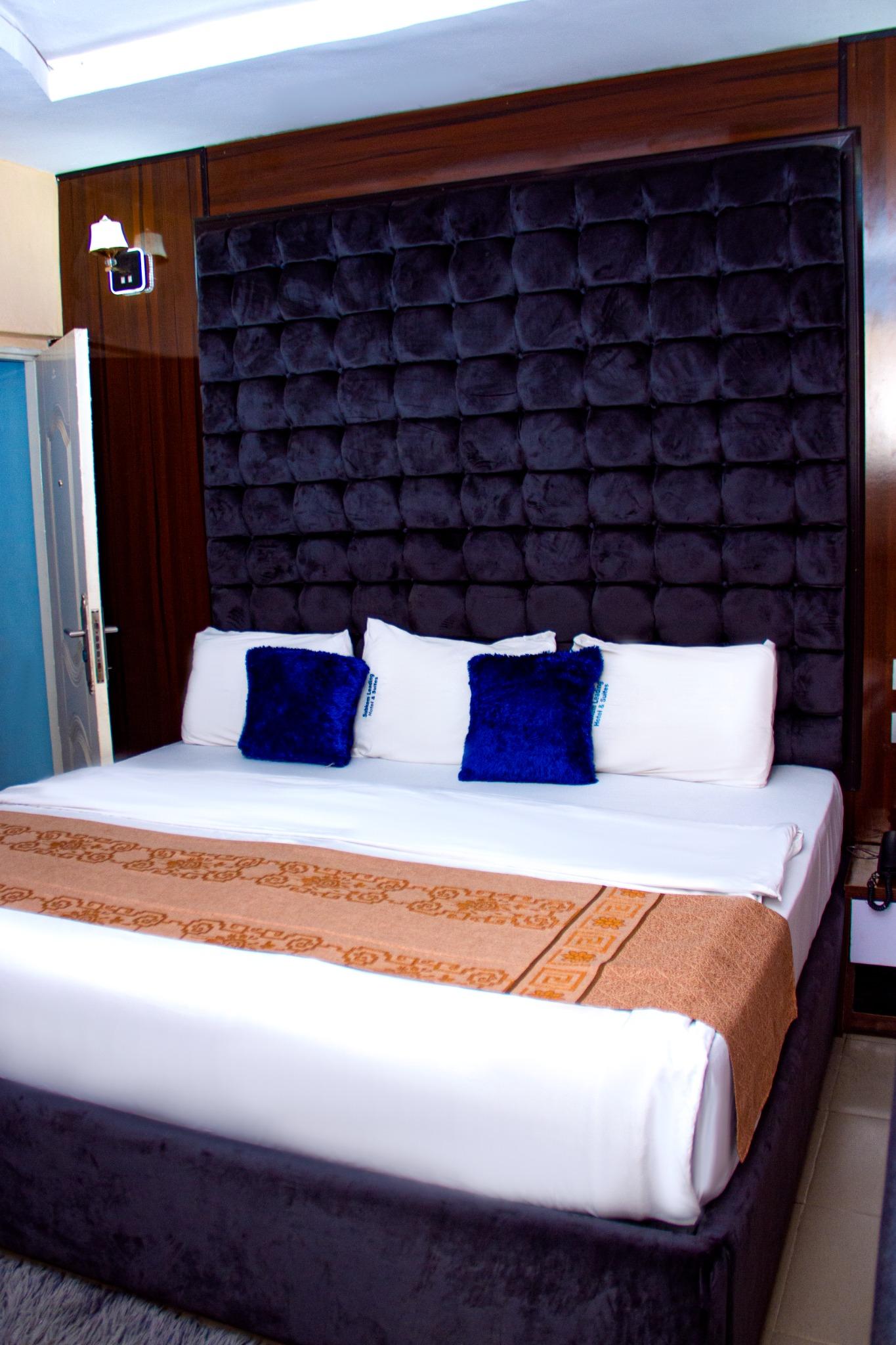 Royal King Room